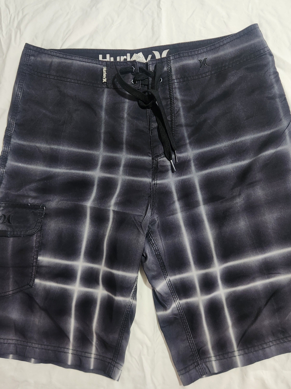 Hurley Men’s Black and White Grid Swim Board Shorts Size 32